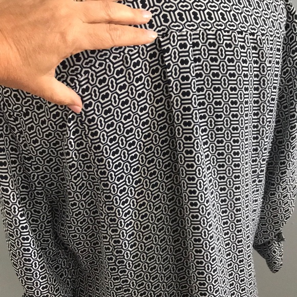 Blue and white graphic blouse. Tab details - Picture 4 of 6